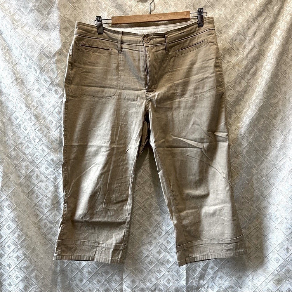 Venezia Stretch Capris size 14 Khaki